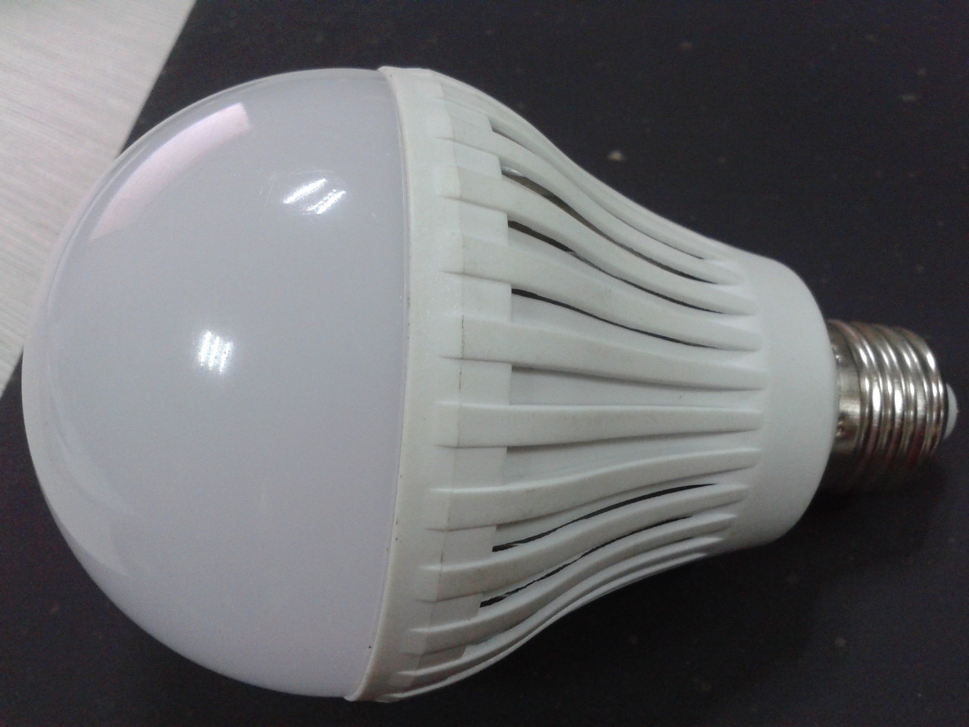 LED5730貼片9W塑膠球泡燈 廠家直銷熱賣，點亮 indoor 照明新選擇
